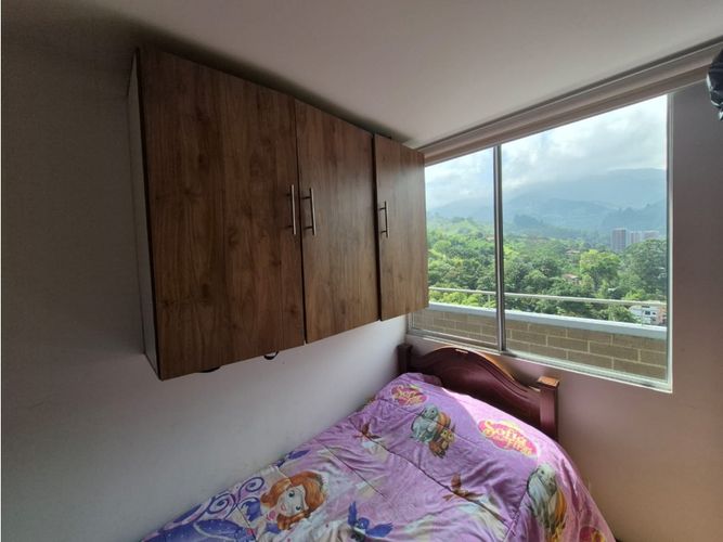 Apartamento de 3 alcobas en arriendo en Camino Verde, Medellín, 78 m² · foto 3 de 19