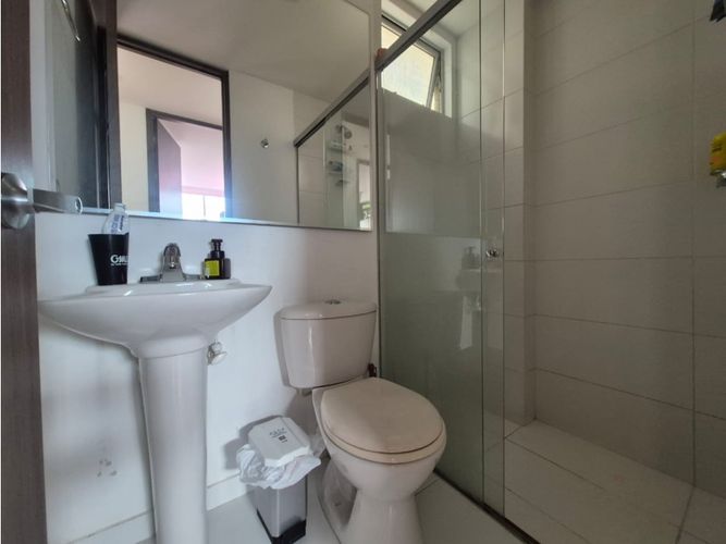 Apartamento de 3 alcobas en arriendo en Camino Verde, Medellín, 78 m² · foto 4 de 19