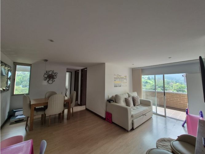 Apartamento de 3 alcobas en arriendo en Camino Verde, Medellín, 78 m² · foto 6 de 19