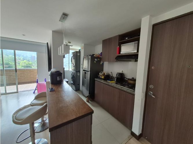 Apartamento de 3 alcobas en arriendo en Camino Verde, Medellín, 78 m² · foto 8 de 19