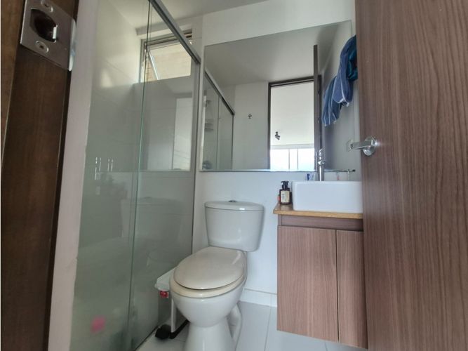 Apartamento de 3 alcobas en arriendo en Camino Verde, Medellín, 78 m² · foto 9 de 19