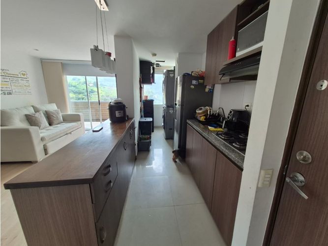 Apartamento de 3 alcobas en arriendo en Camino Verde, Medellín, 78 m² · foto 12 de 19