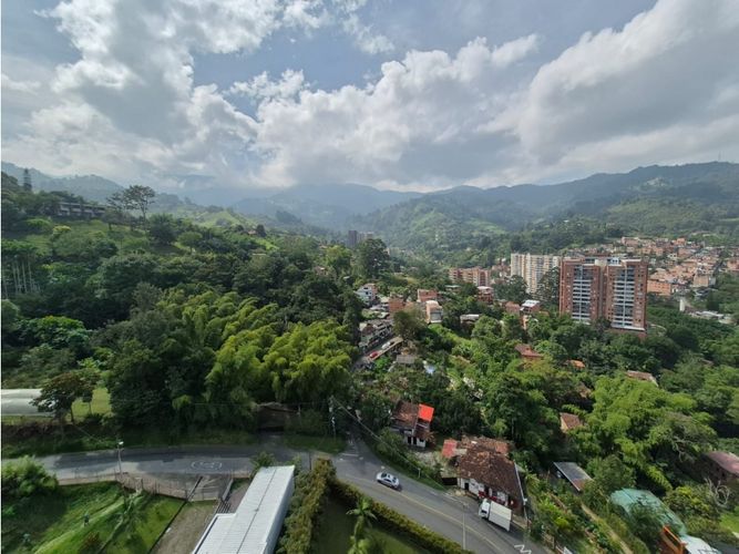 Apartamento de 3 alcobas en arriendo en Camino Verde, Medellín, 78 m² · foto 16 de 19