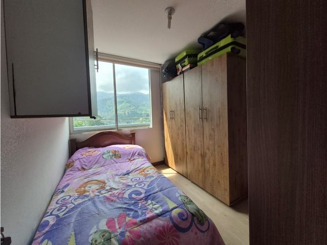 Apartamento de 3 alcobas en arriendo en Camino Verde, Medellín, 78 m² · foto 18 de 19
