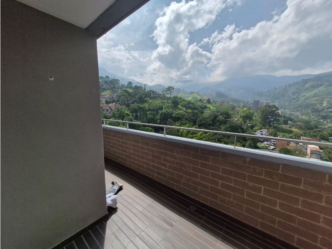 Apartamento de 3 alcobas en arriendo en Camino Verde, Medellín, 78 m² · foto 19 de 19