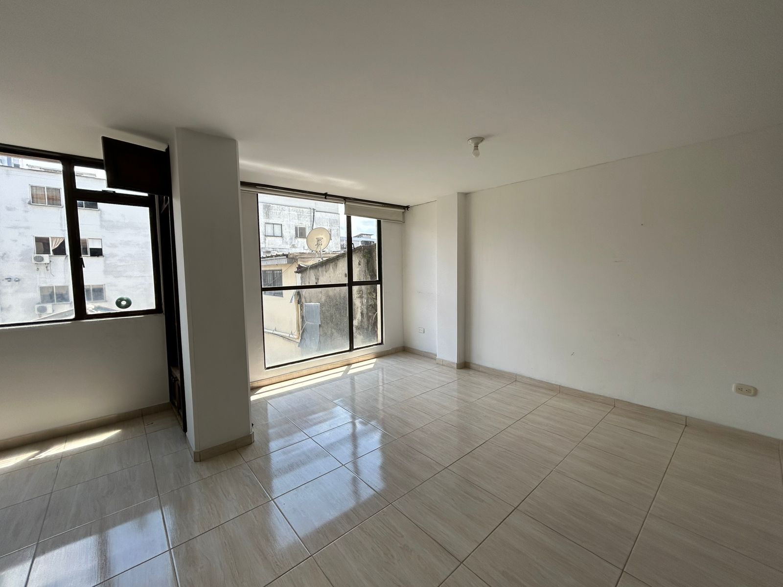 Apartamento en venta en Sector Plaza De Bolivar, Pereira · foto 3 de 21