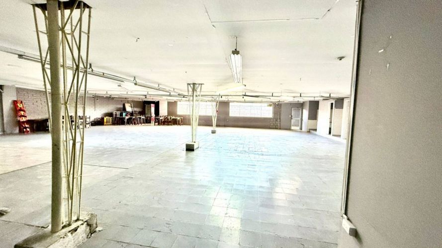 Bodega en arriendo en El Poblado, Medellín, 530 m² · foto 3 de 8