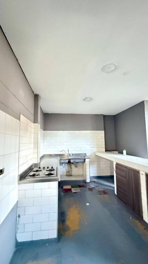 Bodega en arriendo en El Poblado, Medellín, 530 m² · foto 4 de 8