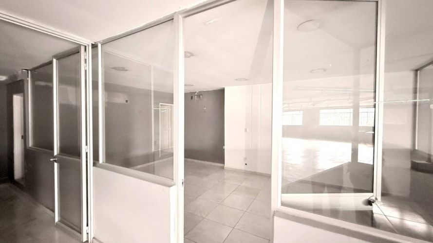 Bodega en arriendo en El Poblado, Medellín, 530 m² · foto 7 de 8