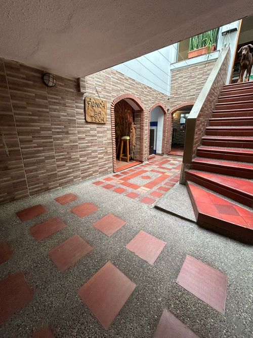 Casa de 4 alcobas en venta en San Luis, Bogotá, 400 m² · foto 3 de 24