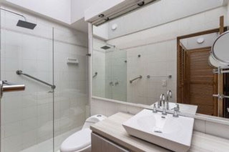 Casa de 6 alcobas en venta en Lindaraja, Bogotá, 420 m² · foto 6 de 24
