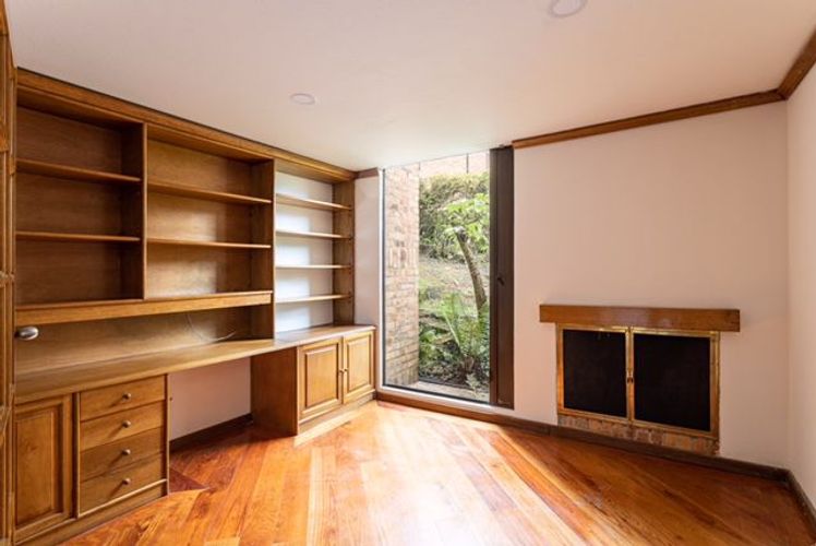Casa de 6 alcobas en venta en Lindaraja, Bogotá, 420 m² · foto 7 de 24