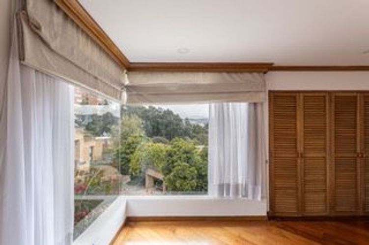 Casa de 6 alcobas en venta en Lindaraja, Bogotá, 420 m² · foto 8 de 24