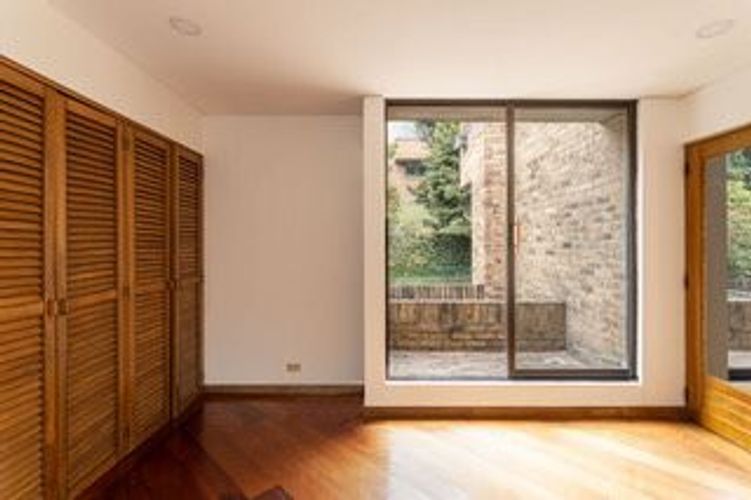 Casa de 6 alcobas en venta en Lindaraja, Bogotá, 420 m² · foto 12 de 24