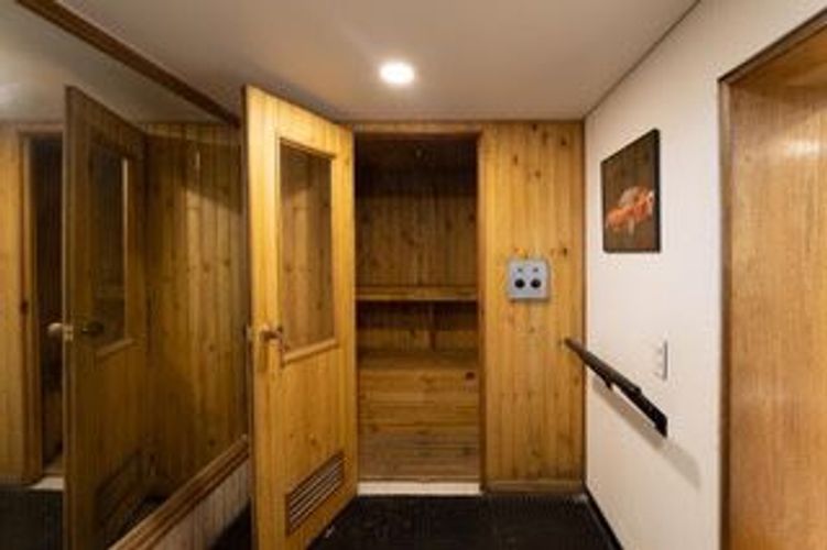 Casa de 6 alcobas en venta en Lindaraja, Bogotá, 420 m² · foto 16 de 24