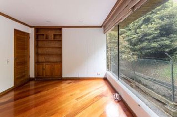 Casa de 6 alcobas en venta en Lindaraja, Bogotá, 420 m² · foto 17 de 24