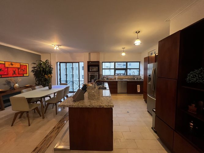 Apartamento de 3 alcobas en venta en El Poblado, Medellín, 295 m² · foto 10 de 22
