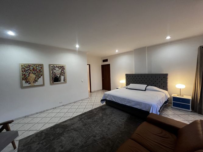 Apartamento de 3 alcobas en venta en El Poblado, Medellín, 295 m² · foto 19 de 22