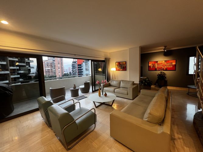 Apartamento de 3 alcobas en venta en El Poblado, Medellín, 295 m² · foto 4 de 22
