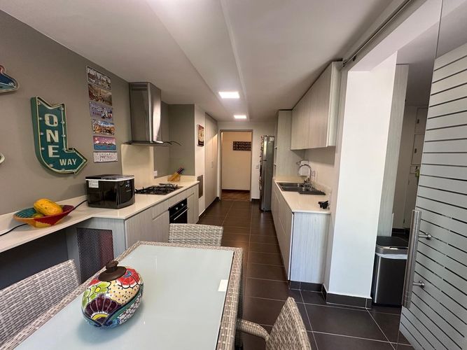 Apartamento de 4 alcobas en venta en El Poblado, Medellín, 157 m² · foto 8 de 21