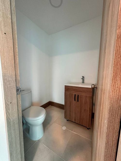 Oficina en arriendo en El Poblado, Medellín, 70 m² · foto 10 de 10