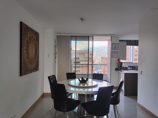 Apartamento de 3 alcobas en arriendo en El Poblado, Medellín, 194 m² · foto 8 de 19