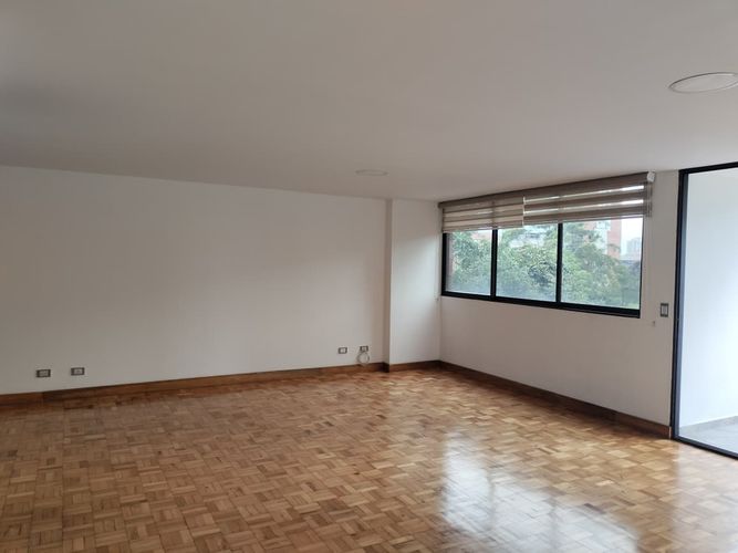 Apartamento de 3 alcobas en arriendo en El Poblado, Medellín, 186 m² · foto 2 de 17