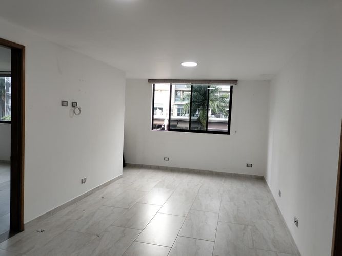 Apartamento de 3 alcobas en arriendo en El Poblado, Medellín, 186 m² · foto 11 de 17