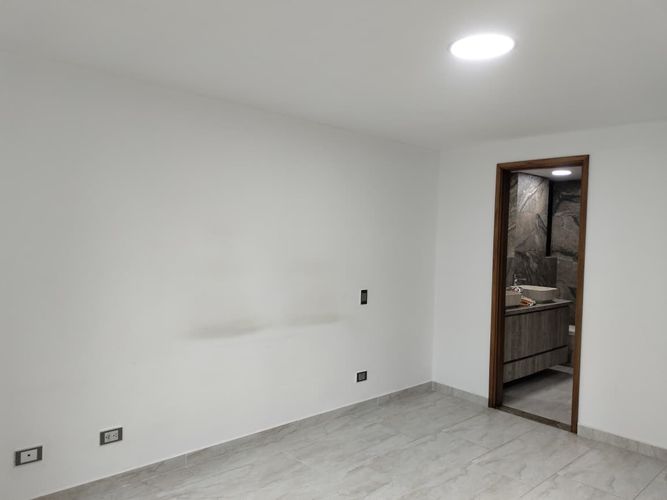 Apartamento de 3 alcobas en arriendo en El Poblado, Medellín, 186 m² · foto 10 de 17