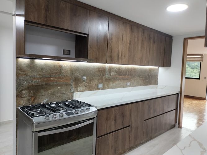 Apartamento de 3 alcobas en arriendo en El Poblado, Medellín, 186 m² · foto 6 de 17