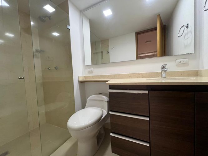 Apartamento de 3 alcobas en arriendo en El Poblado, Medellín, 160 m² · foto 15 de 16