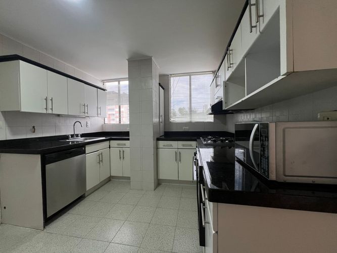 Apartamento de 3 alcobas en arriendo en El Poblado, Medellín, 160 m² · foto 7 de 16