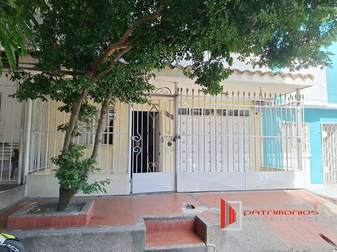 Casa de 3 alcobas en venta en Los Robles, Soledad, 72 m² · foto 1 de 4