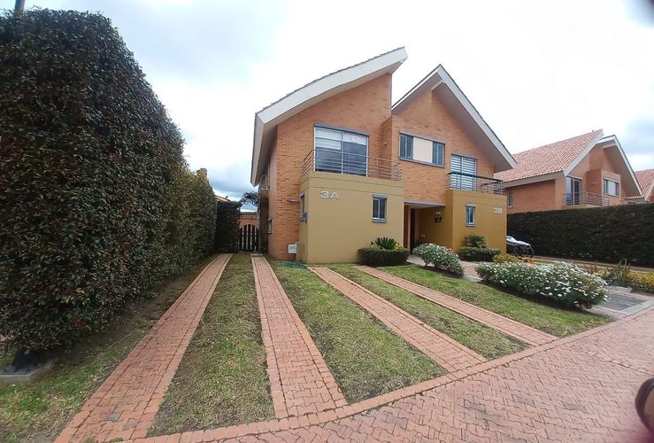 Casa de 3 alcobas en venta en Cajicá, 127 m² · foto 2 de 24