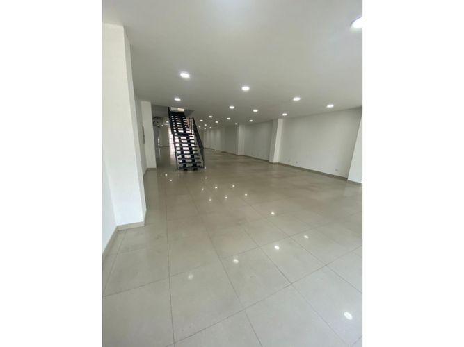 Edificio en arriendo en Cristales, Cali, 1484 m² · foto 5 de 24