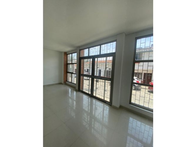Edificio en arriendo en Cristales, Cali, 1484 m² · foto 7 de 24