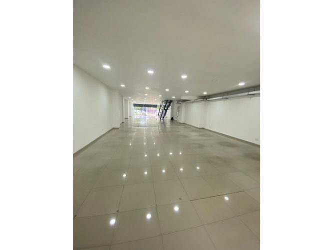 Edificio en arriendo en Cristales, Cali, 1484 m² · foto 18 de 24