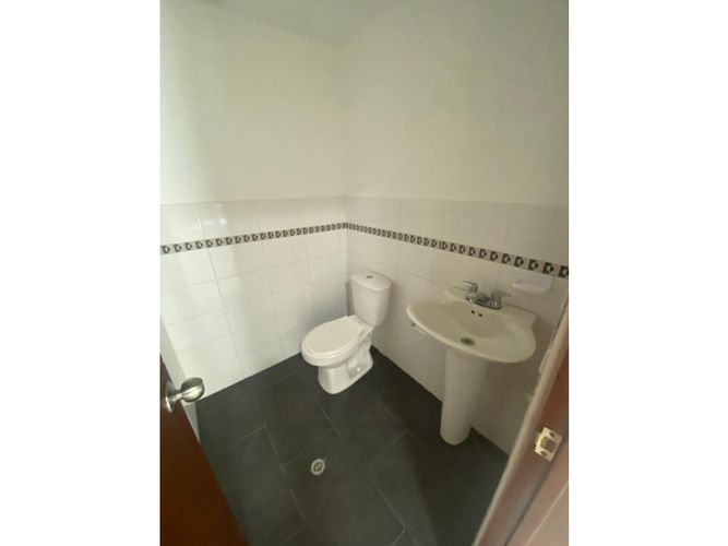 Edificio en arriendo en Cristales, Cali, 1484 m² · foto 20 de 24