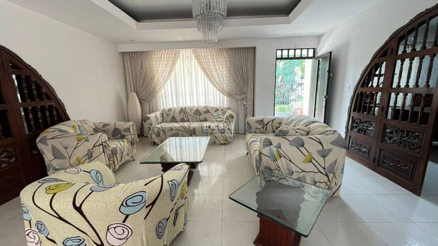 Casa de 5 alcobas en venta en Prados Del Norte, Cali, 330 m² · foto 2 de 24