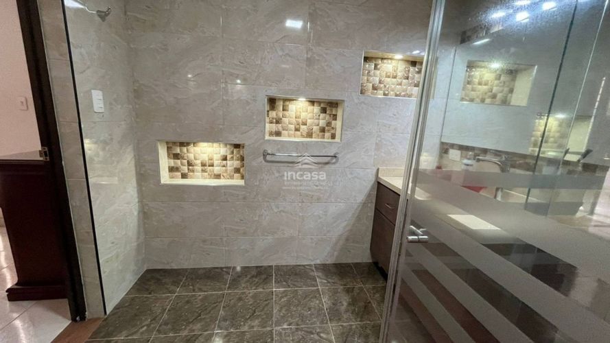 Casa de 5 alcobas en venta en Prados Del Norte, Cali, 330 m² · foto 16 de 24