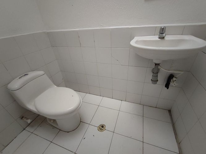 Local en venta en La Argentina, Manizales, 30 m² · foto 8 de 9