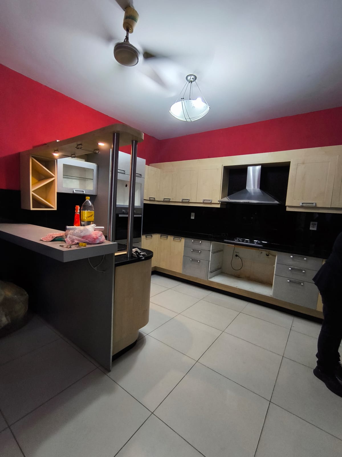 Alquile esta impresionante casa de 4 dormitorios en el exclusivo Barrio Hipódromo, ideal para su familia. — foto 3