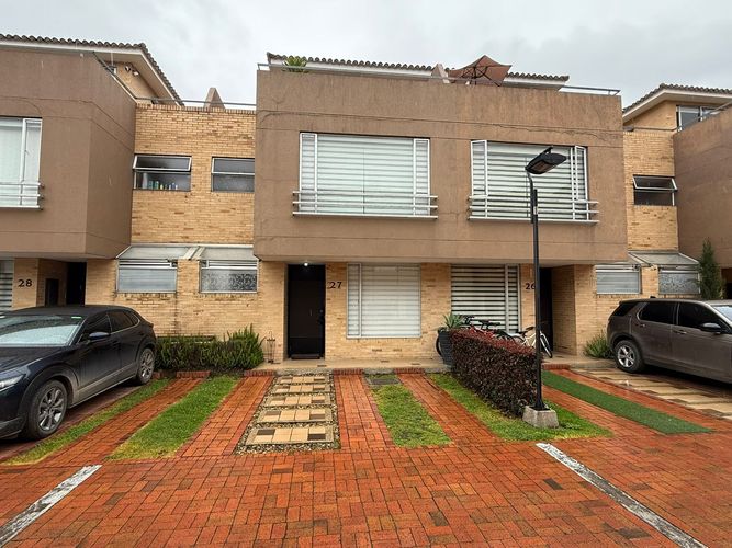 Casa de 3 alcobas en venta en Las Juntas, Chía, 158 m² · foto 2 de 24