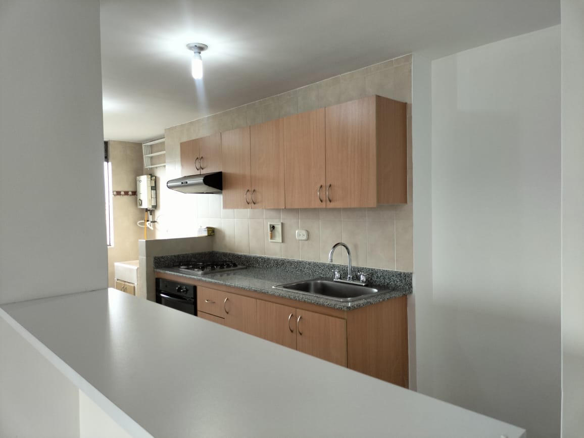 Apartamento en arriendo en El Poblado, Medellín · foto 3 de 12