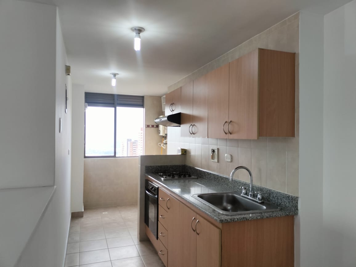 Apartamento en arriendo en El Poblado, Medellín · foto 4 de 12