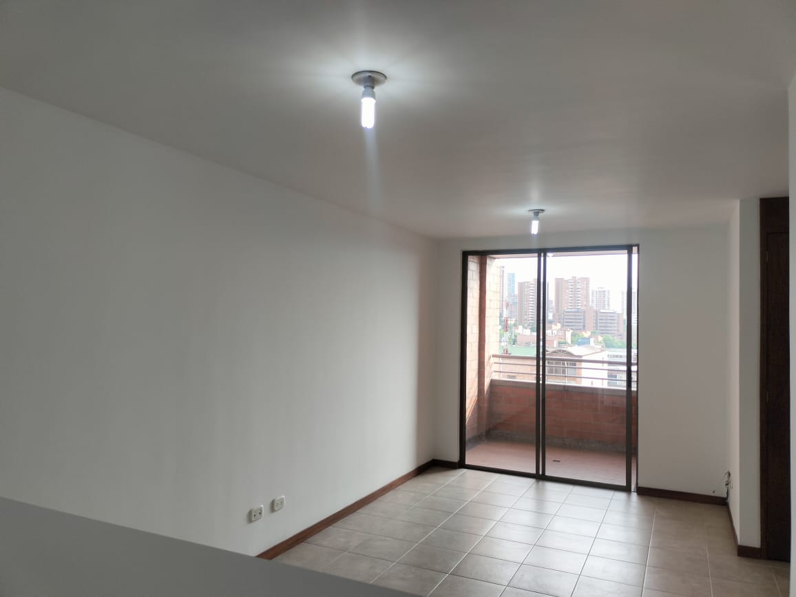 Apartamento en arriendo en El Poblado, Medellín · foto 2 de 12