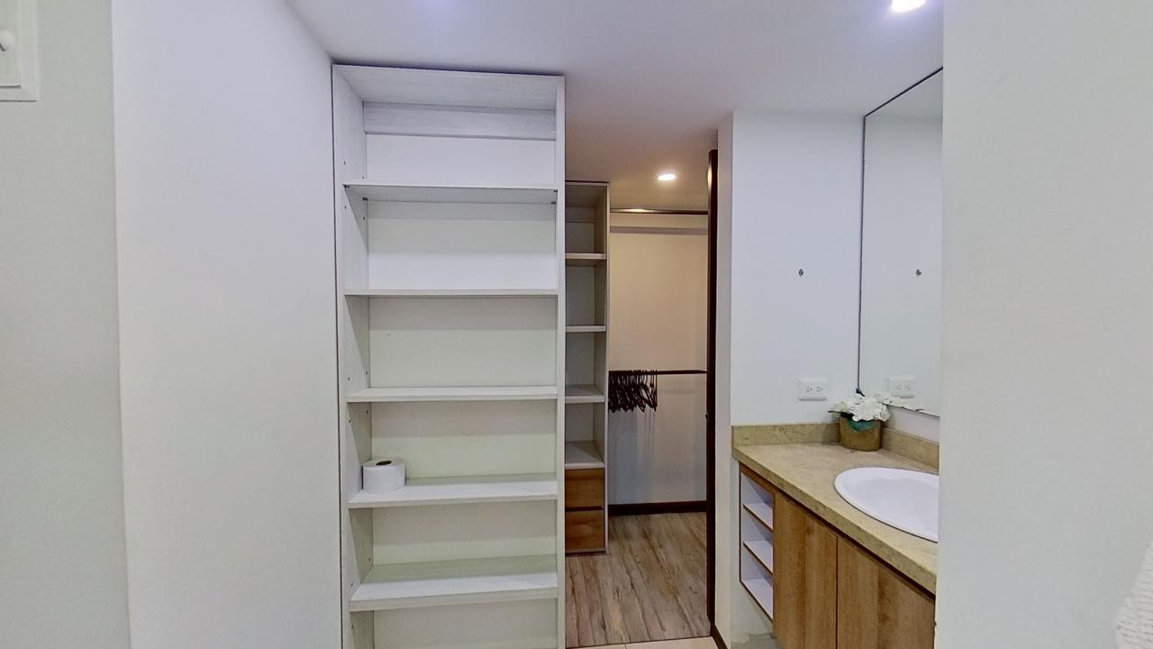 Apartamento en venta en Santa Barbara, Bogotá · foto 2 de 18