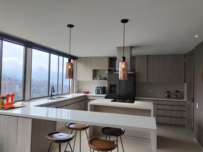 Apartamento de 3 alcobas en venta en El Poblado, Medellín, 171 m² · foto 7 de 18