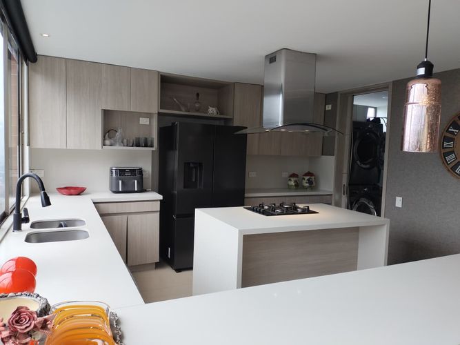 Apartamento de 3 alcobas en venta en El Poblado, Medellín, 171 m² · foto 10 de 18