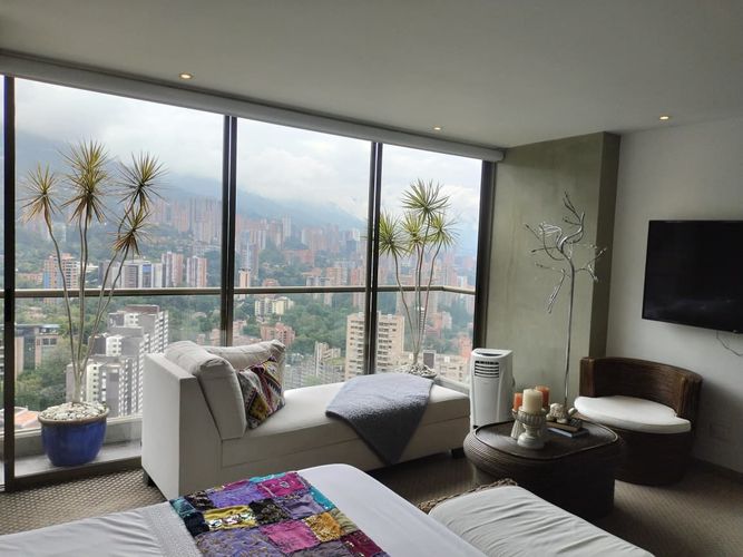 Apartamento de 3 alcobas en venta en El Poblado, Medellín, 171 m² · foto 4 de 18
